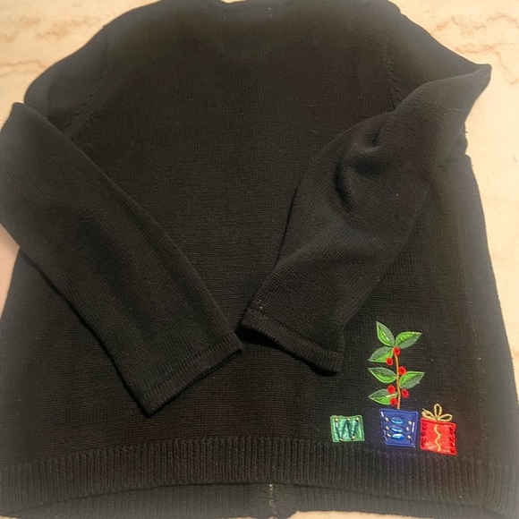 Festive Black Cardigan with Holiday Embroidery - Picture 4 of 4